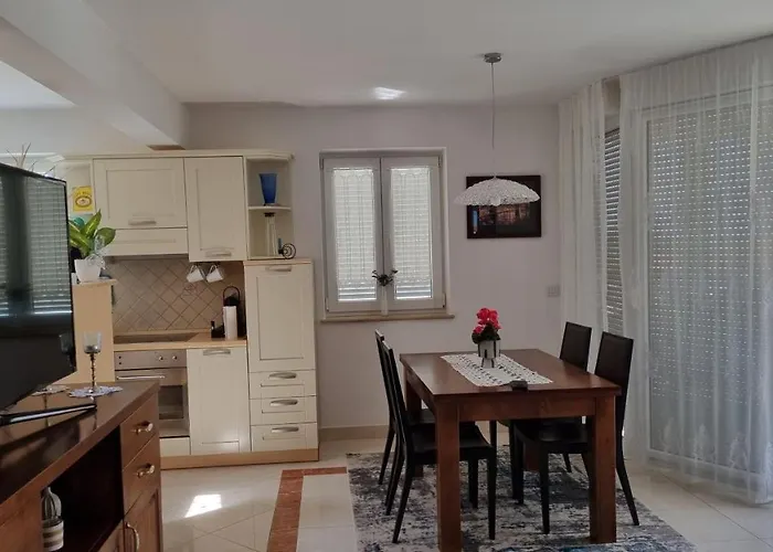 Apartman Sunny Maj