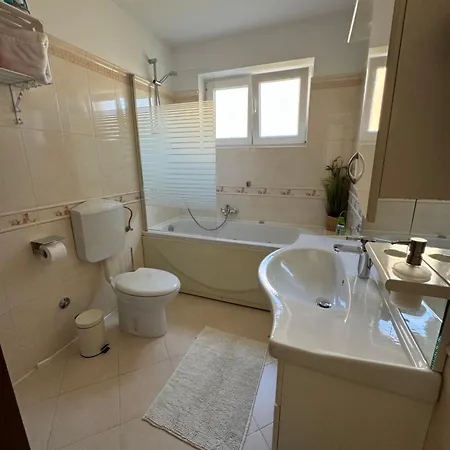 Apartament Sunny Maj *